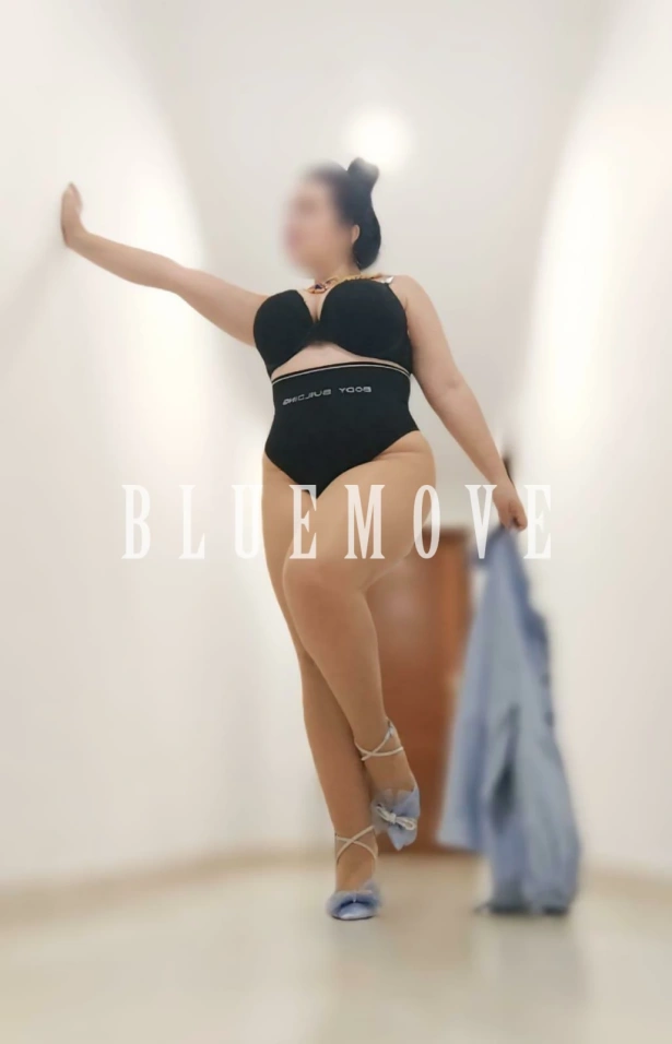 Antonia, na escort colombiana de 38 años que viv